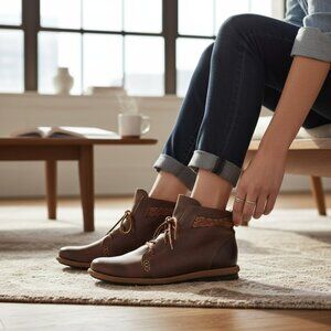 Born Temple Distressed Burnished Dark Brown Lace Up Ankle Boot Size 9